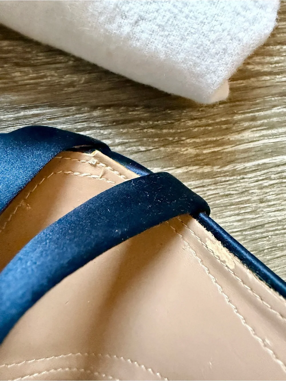 BCBGMAXAZRIA Navy Satin Crystal Heels Size 6 (100% Crystals Intact) + Dust Bag